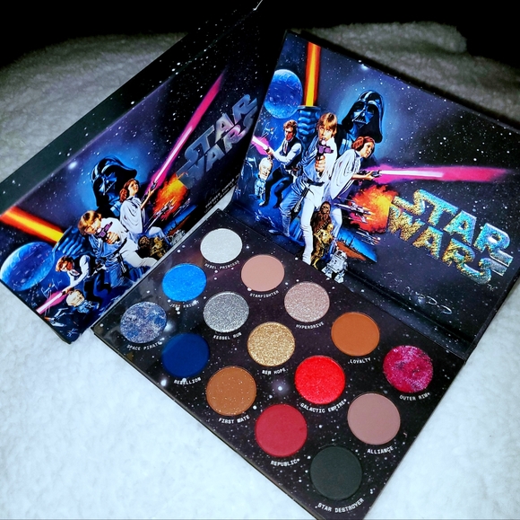 DISNEY STAR WARS X COLOURPOP EYESHADOW PALETTE - Picture 11 of 11